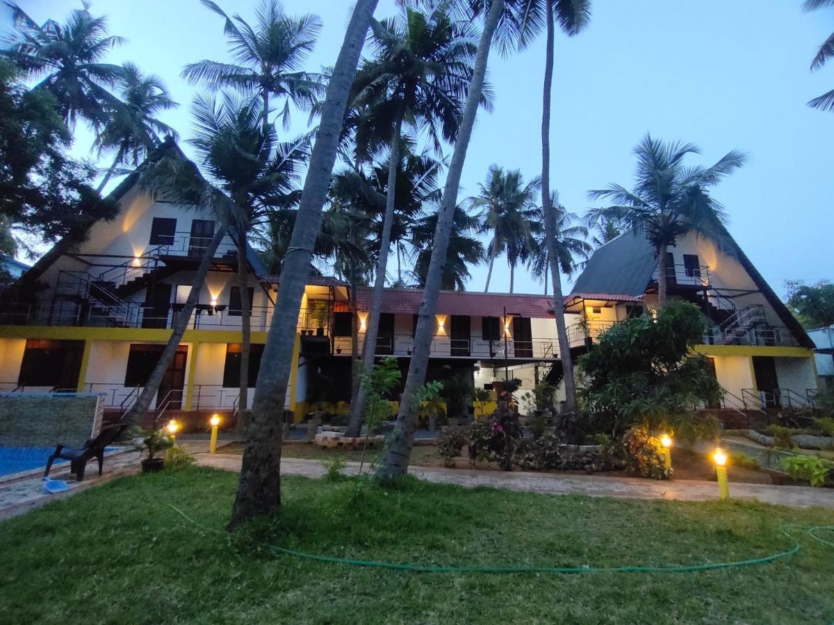 Pv Cottages Serenity Beach 퐁디셰리 외부 사진