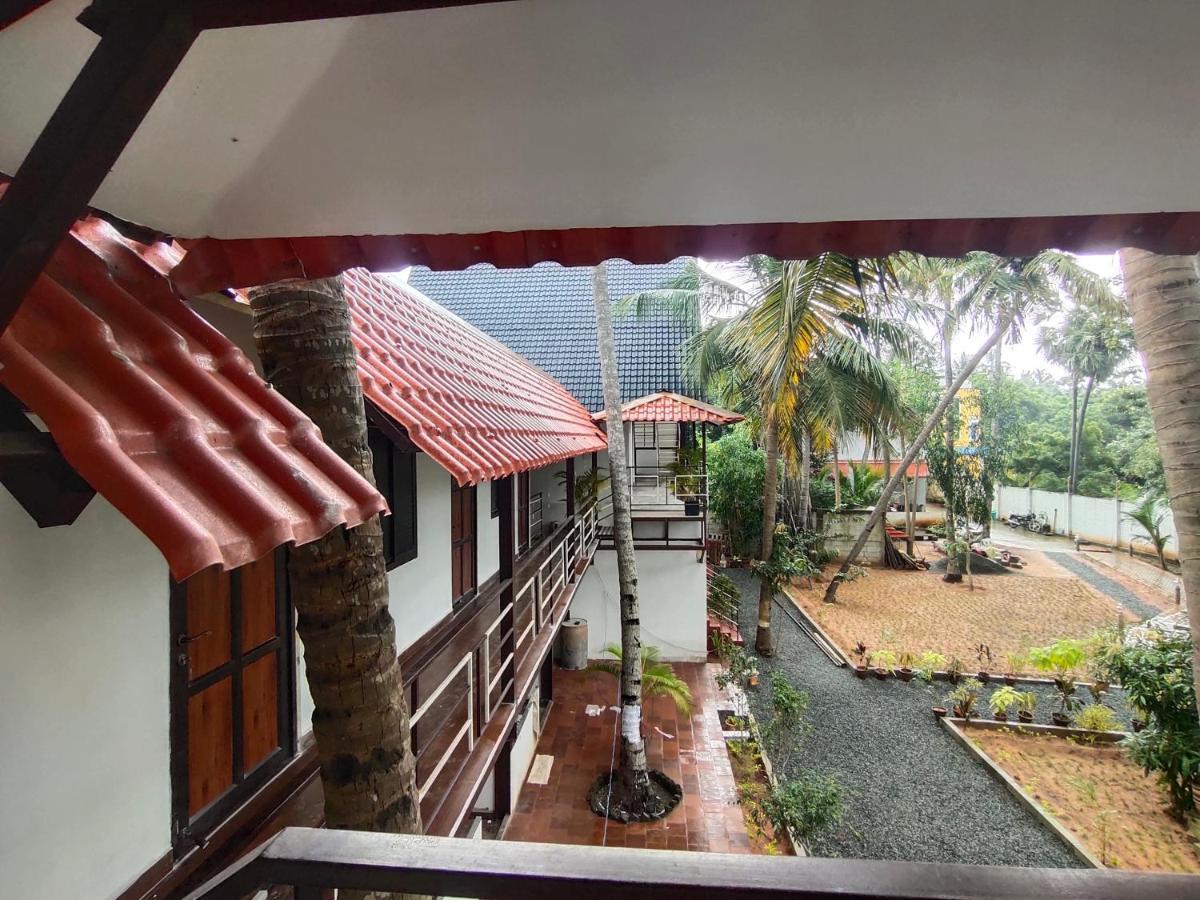 Pv Cottages Serenity Beach 퐁디셰리 외부 사진